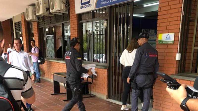 Fiscalia allana sede de SERVICIUDAD Dosquebradas