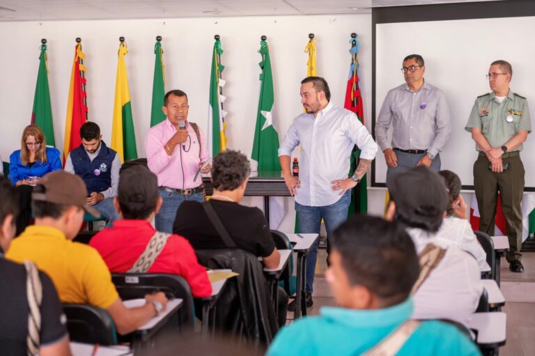 GOBERNADOR E INDIGENAS DE LA MANO EN PLAN DE DESARROLLO