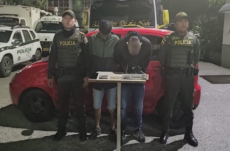 EN EL BARRIO LA MACARENA SON CAPTURADOS DOS HOMBRES POR EL DELITO DE HURTO