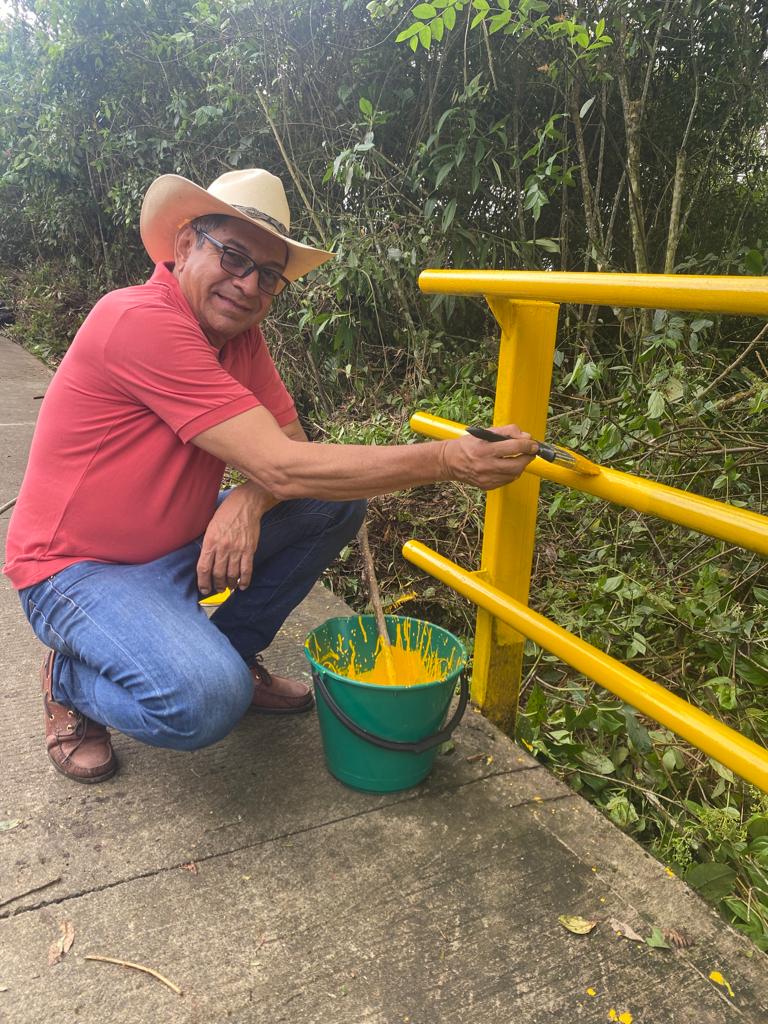 ALCALDE DE GUÁTICA EMBELLECE SU MUNICIPIO