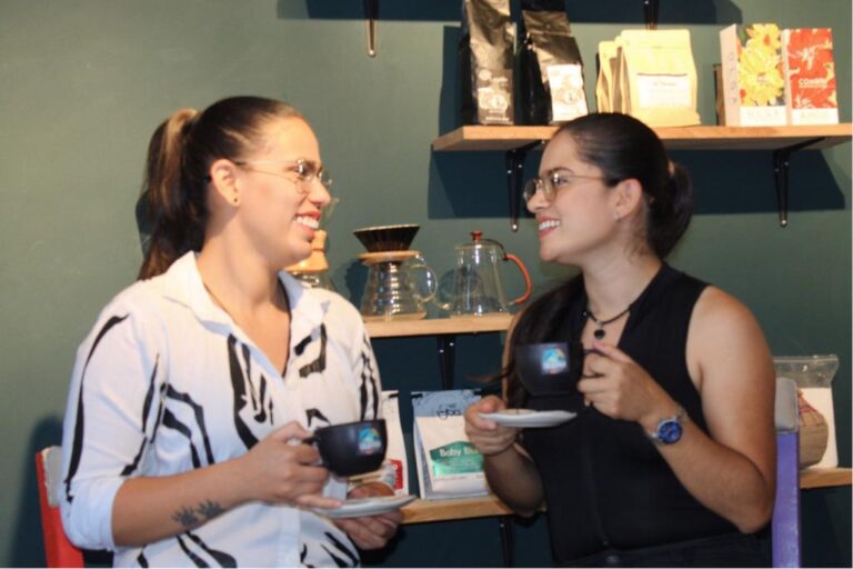 UN HERMOSO LUGAR PARA TOMAR UN CAFÉ CON LOS AMIGOS.