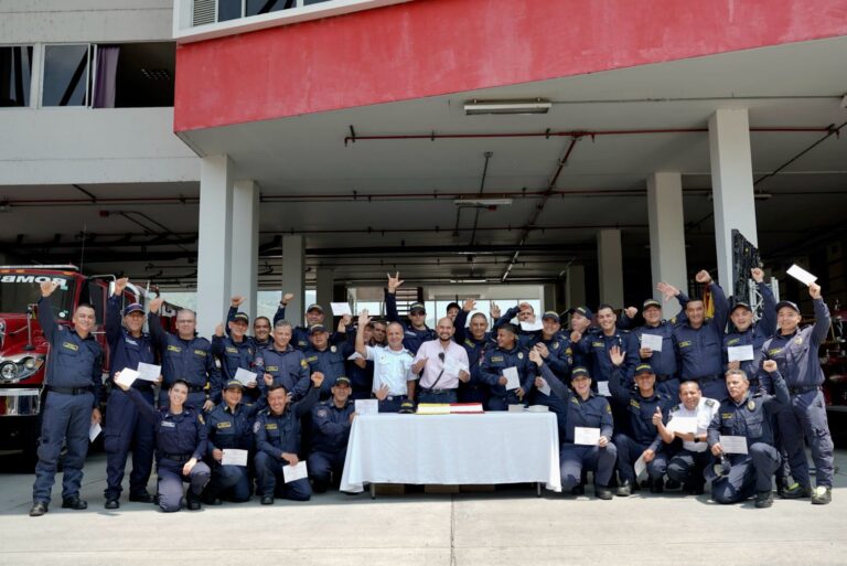 CUERPO OFICIAL DE BOMBEROS DE PEREIRA CELEBRÓ 97 AÑOS DE HISTORIA.