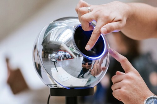 CIERRAN LOCAL DE WORLD EN DOSQUEBRADAS: UNA EMPRESA QUE PAGA POR TOMAR UNA FOTO DEL IRIS DEL OJO.