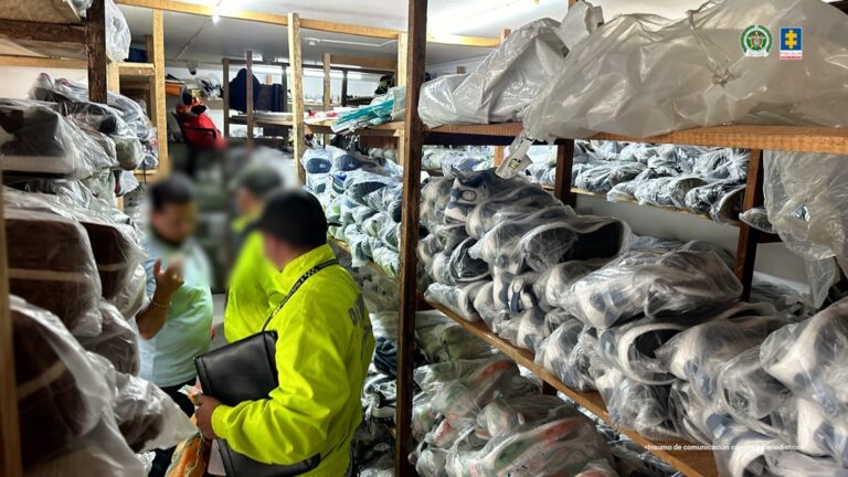 LEGALIZADA INCAUTACIÓN DE MÁS DE 1.000 PARES DE TENIS DE CONTRABANDO EN PEREIRA