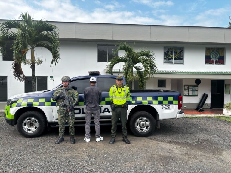 CAPTURAN A HOMBRE CON PRONTUARIO CRIMINAL EN VIAS DE RISARALDA
