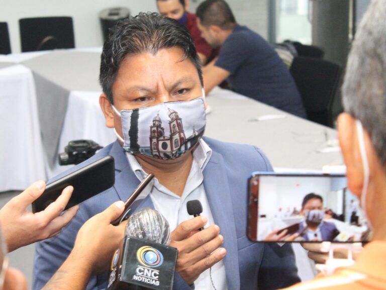 EX ALCALDE DE PUEBLO RICO DEFIENDE SU GESTIÓN ANTE CARGOS DE LA PROCURADURIA.