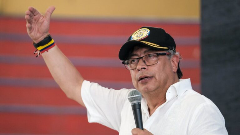 PRESIDENTE PETRO LIDERA UN NUEVO CONSEJO DE MINISTROS Y HACE IMPORTANTES ANUNCIOS