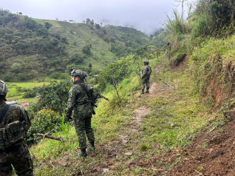 EN REUNIÓN DE SEGURIDAD, LA FUERZA PÚBLICA  Y LA GOBERNABILIDAD ASUMEN COMPROMISOS PARA PROTEGER A RISARALDA.