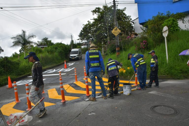 CAMBIO DE SENTIDO VIAL MEJORA LA MOVILIDAD EN CAMILO TORRES, DOSQUEBRADAS.