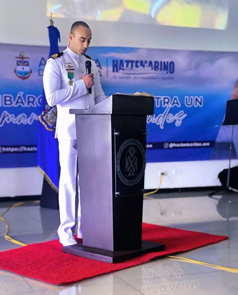 PEREIRA CELEBRA 202 AÑOS DE LA ARMADA NACIONAL CON EMOTIVA CEREMONIA
