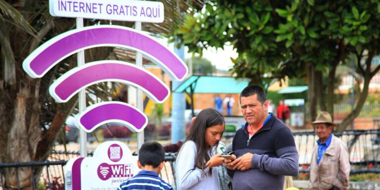 LA RENTA EN COMBIA, PRIMERA VEREDA DE PEREIRA CON INTERNET COMUNITARIO FIJO.