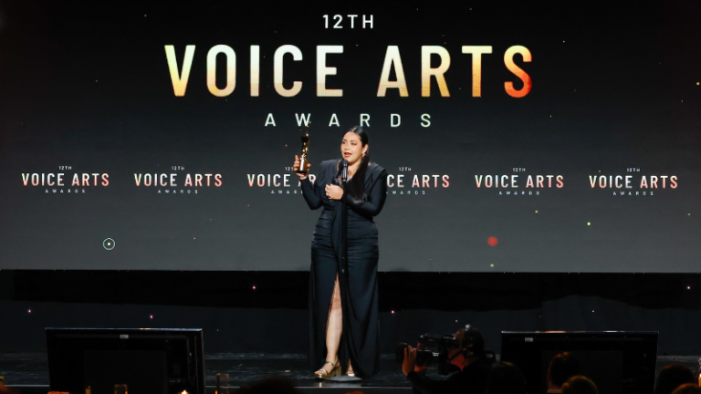 LAURA MENDOZA HACE HISTORIA EN HOLLYWOOD: LA PRIMERA PEREIRANA EN CONQUISTAR LOS “OSCAR DE LA VOZ”